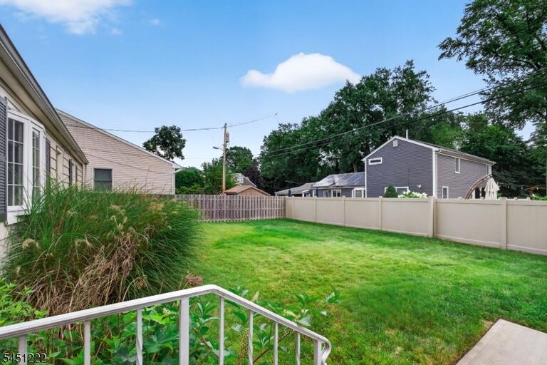 Property listing MLS 4049647 photo 23