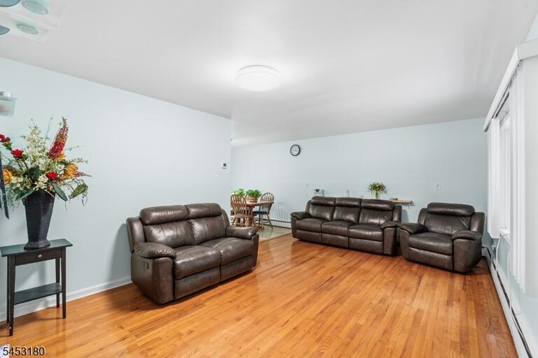 Property listing MLS 4049658 photo 4
