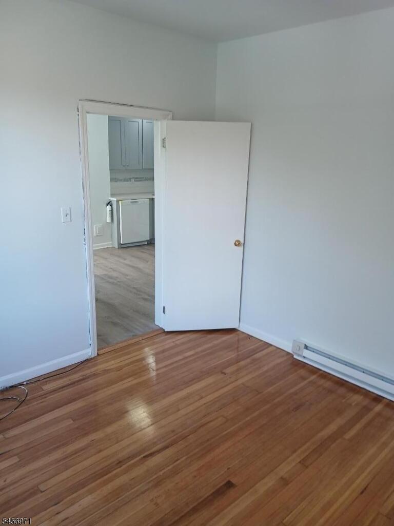 Property listing MLS 4049680 photo 2