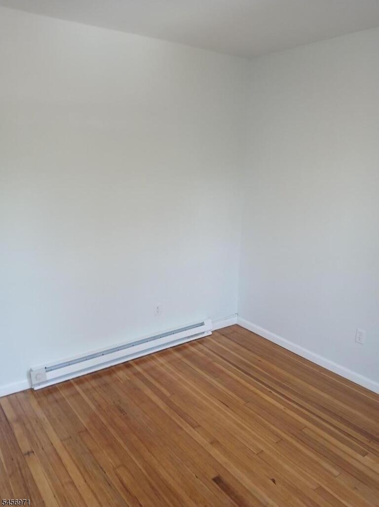Property listing MLS 4049680 photo 3