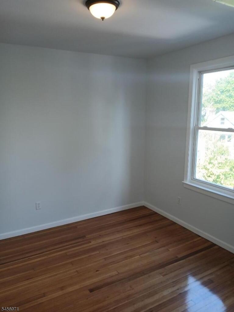 Property listing MLS 4049680 photo 4