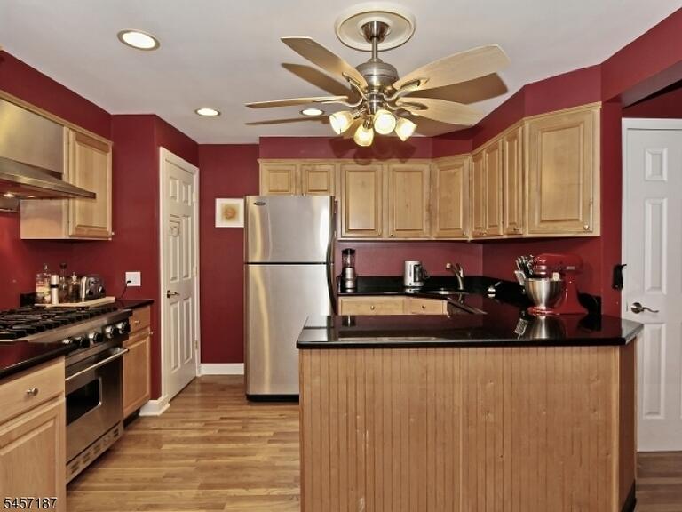 Property listing MLS 4049699 photo 3