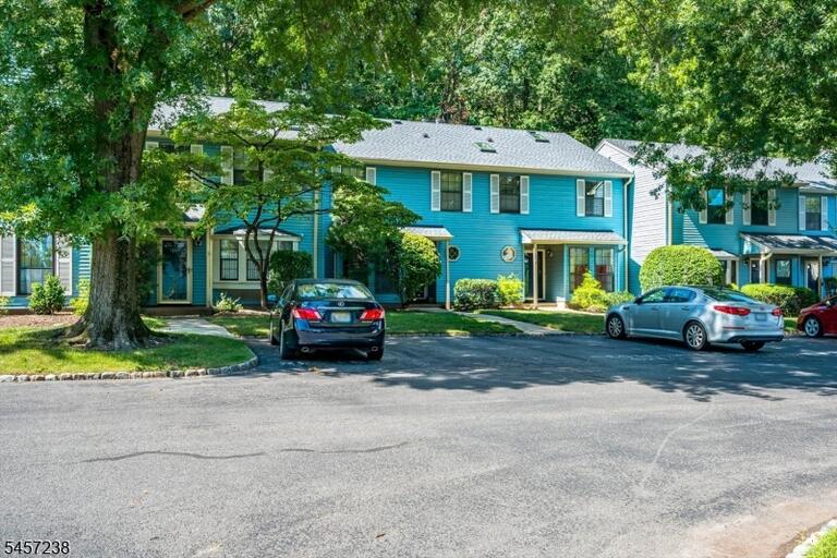 Property listing MLS 4049711 photo 2
