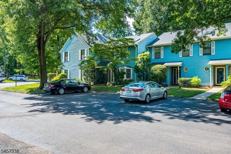 Property listing MLS 4049711 photo 3