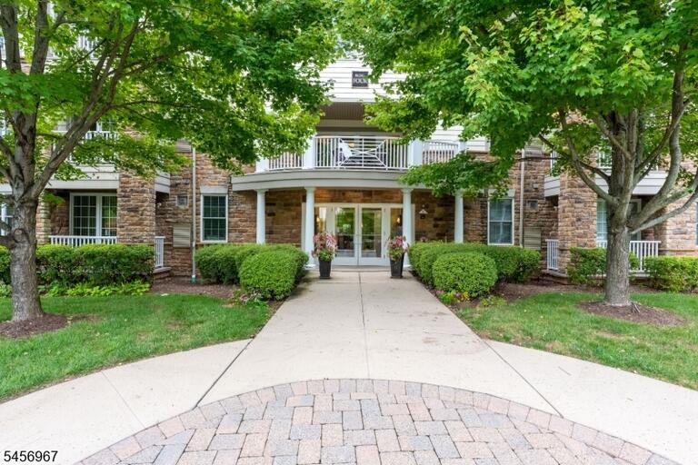 Property listing MLS 4049715 photo 35