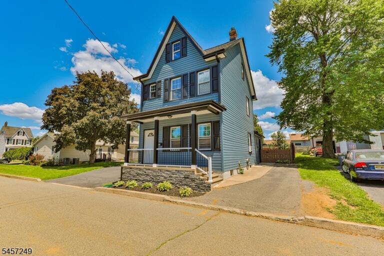 Property listing MLS 4049718 photo 1