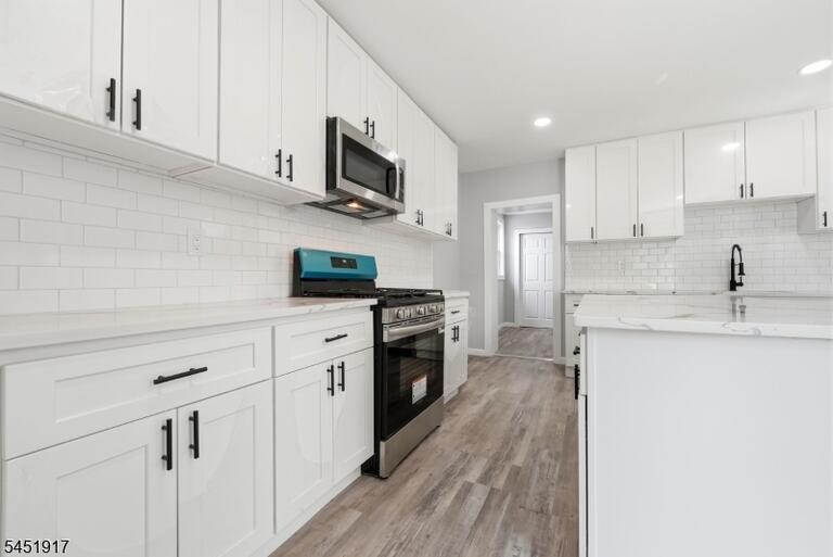 Property listing MLS 4049727 photo 9