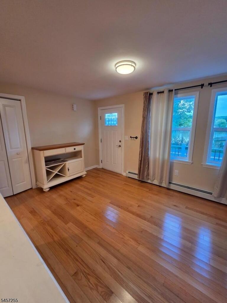 Property listing MLS 4049729 photo 4