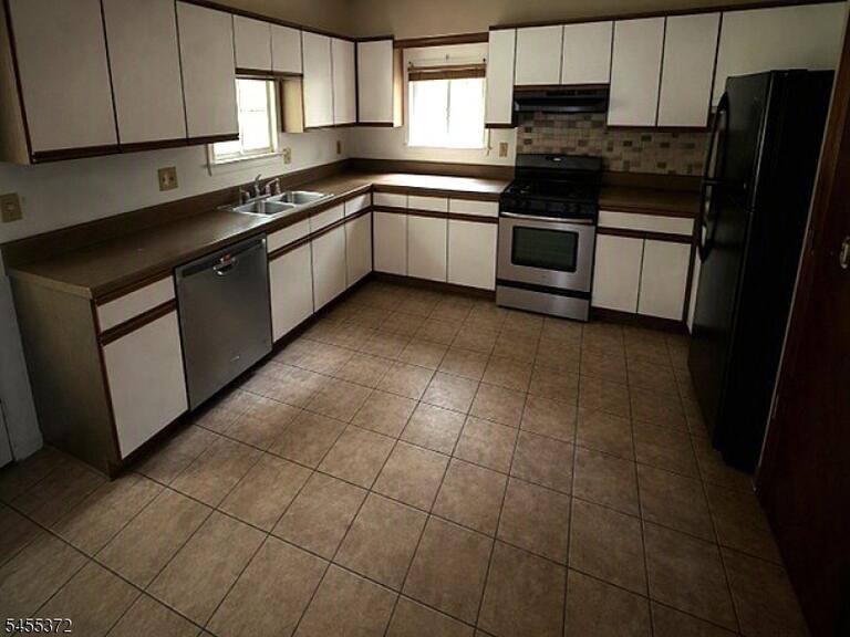 Property listing MLS 4049730 photo 4