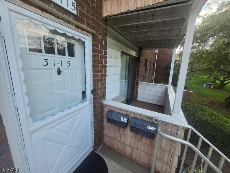 Property listing MLS 4049731 photo 4