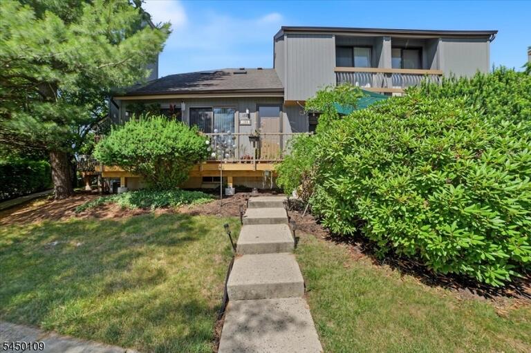 Property listing MLS 4049733 photo 1