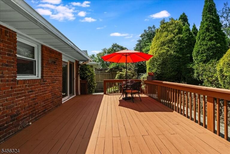 Property listing MLS 4049751 photo 24