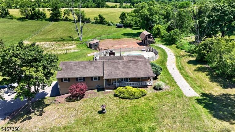 Property listing MLS 4049773 photo 19