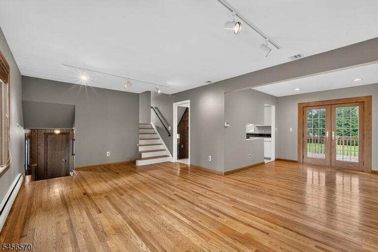 Property listing MLS 4049778 photo 8
