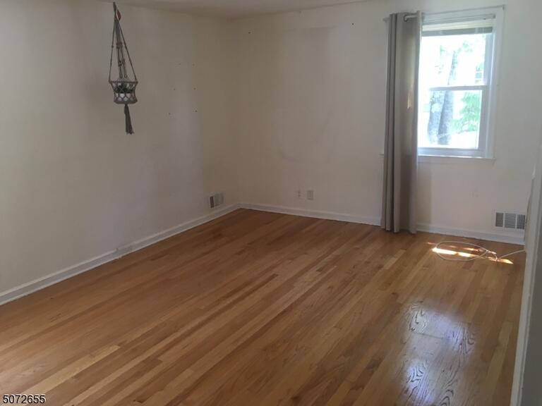 Property listing MLS 4049786 photo 11