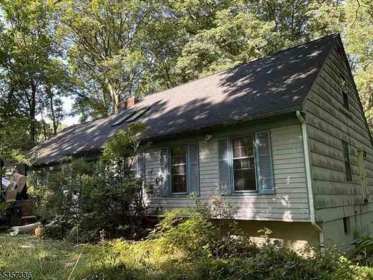 Property listing MLS 4049790 photo 1