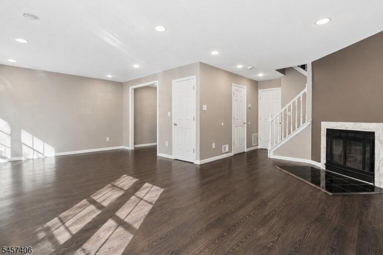 Property listing MLS 4049815 photo 2