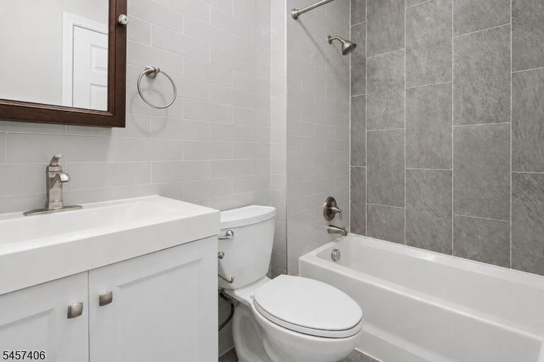 Property listing MLS 4049815 photo 9