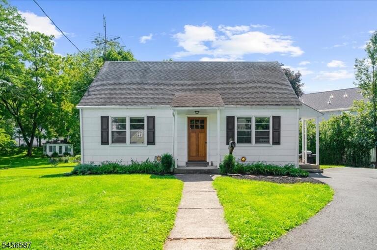 Property listing MLS 4049826 photo 1