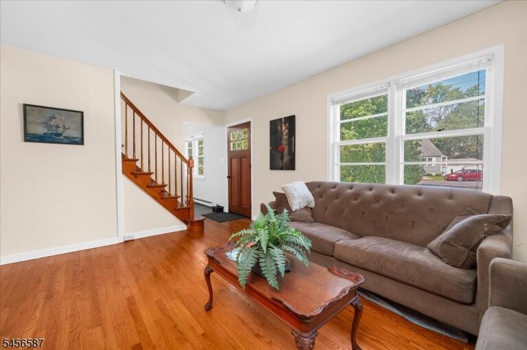 Property listing MLS 4049826 photo 6