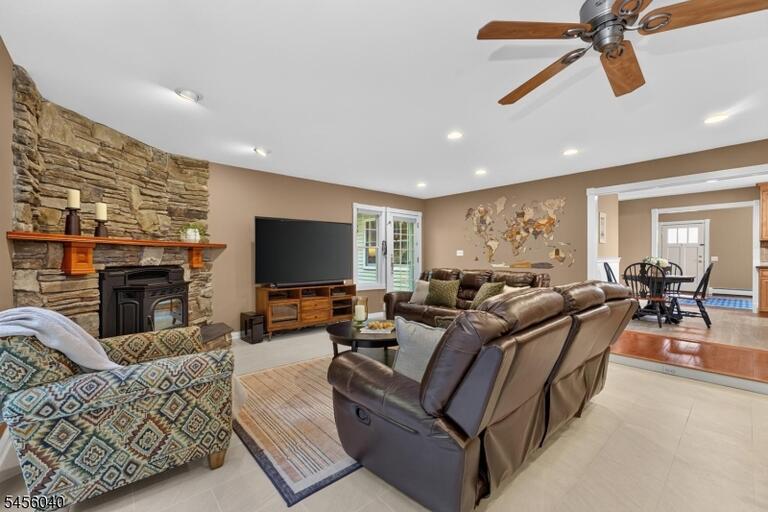 Property listing MLS 4049827 photo 15