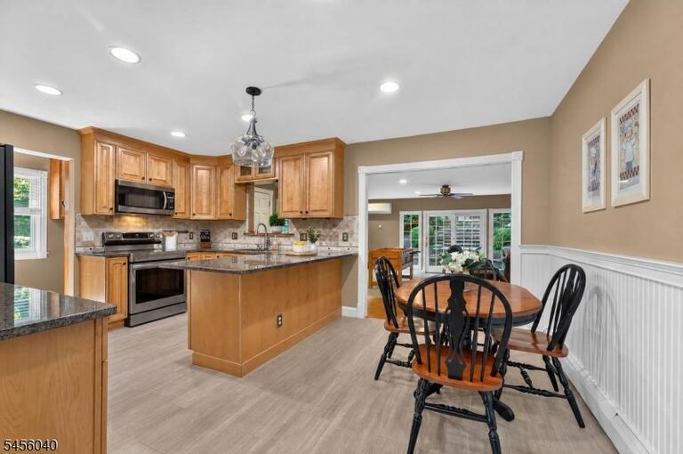 Property listing MLS 4049827 photo 17
