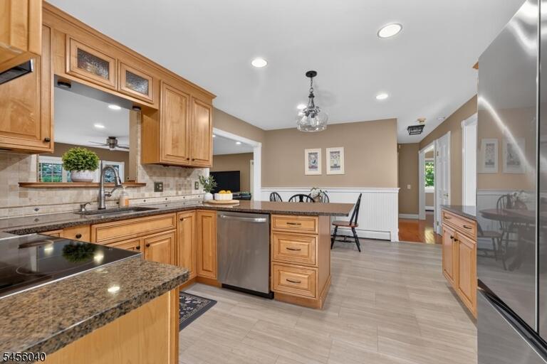 Property listing MLS 4049827 photo 18