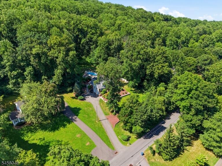 Property listing MLS 4049827 photo 3