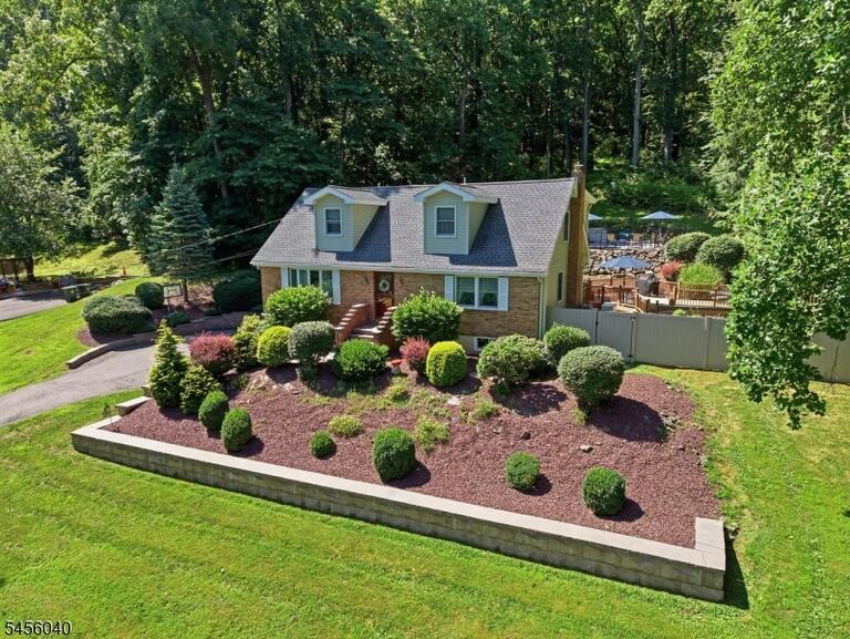 Property listing MLS 4049827 photo 5