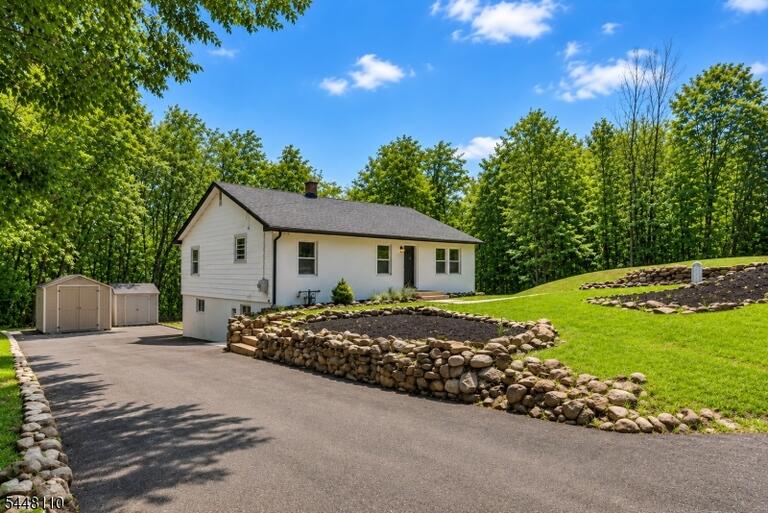 Property listing MLS 4049833 photo 1