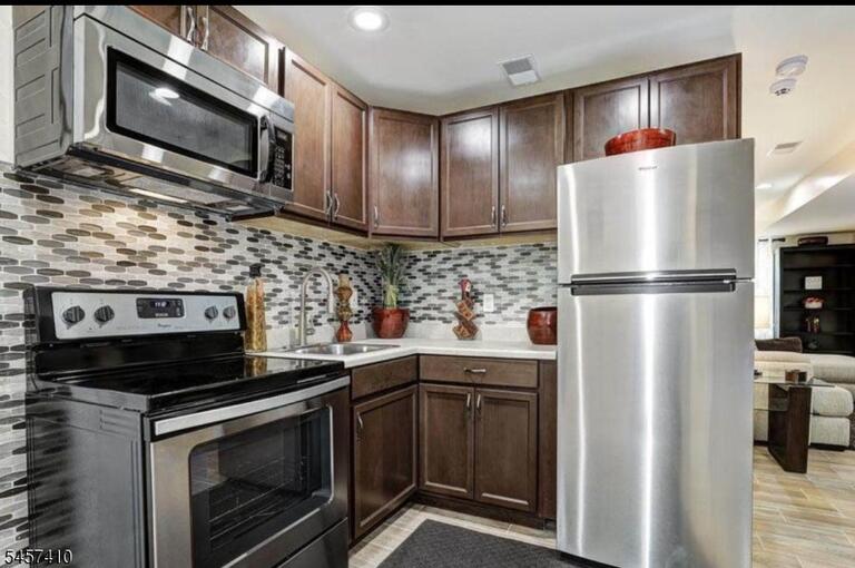 Property listing MLS 4049834 photo 22