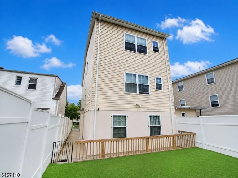 Property listing MLS 4049834 photo 27