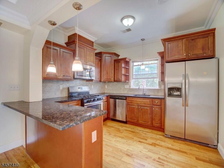 Property listing MLS 4049834 photo 3