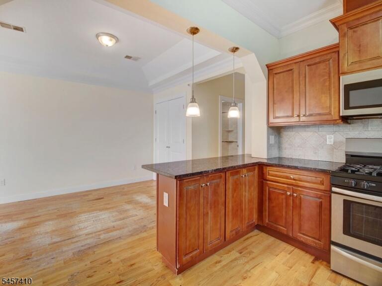 Property listing MLS 4049834 photo 4