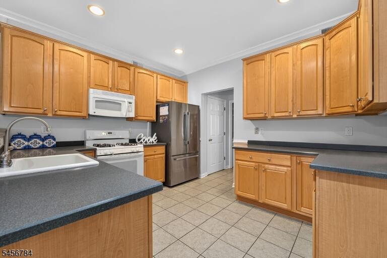 Property listing MLS 4049851 photo 7