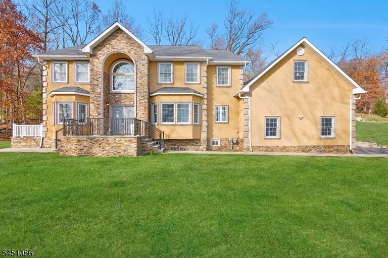 Property listing MLS 4049854 photo 1