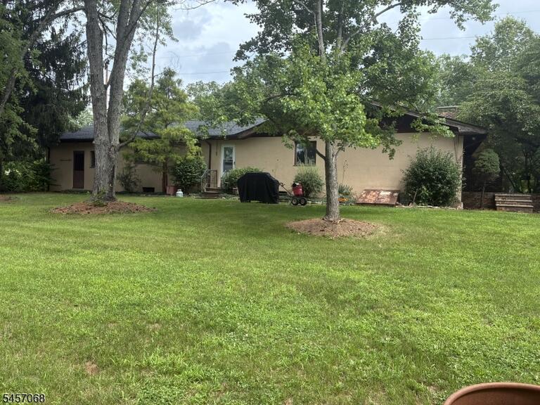 Property listing MLS 4049862 photo 2