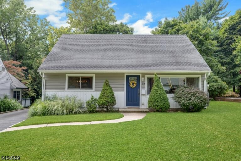 Property listing MLS 4049864 photo 1