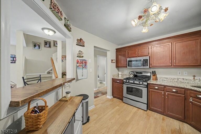 Property listing MLS 4049870 photo 10