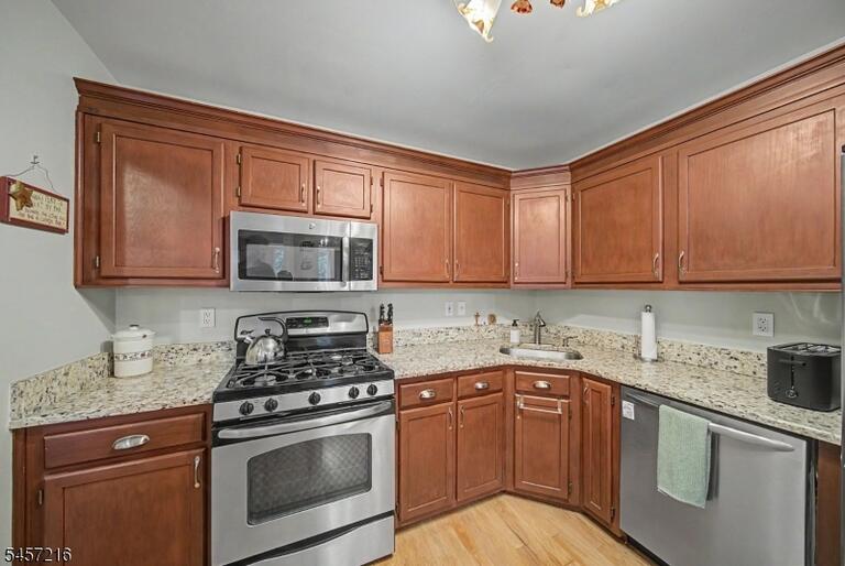 Property listing MLS 4049870 photo 9