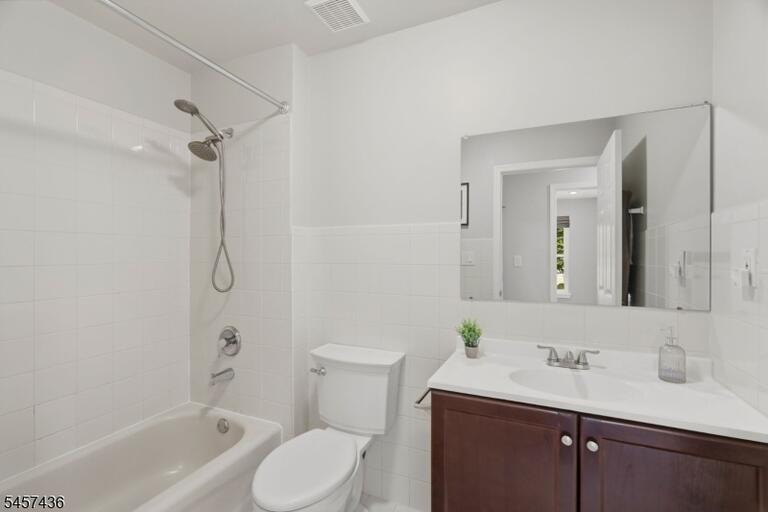 Property listing MLS 4049875 photo 23