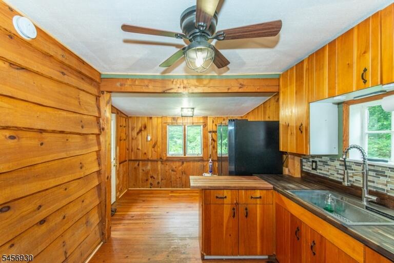 Property listing MLS 4049885 photo 5