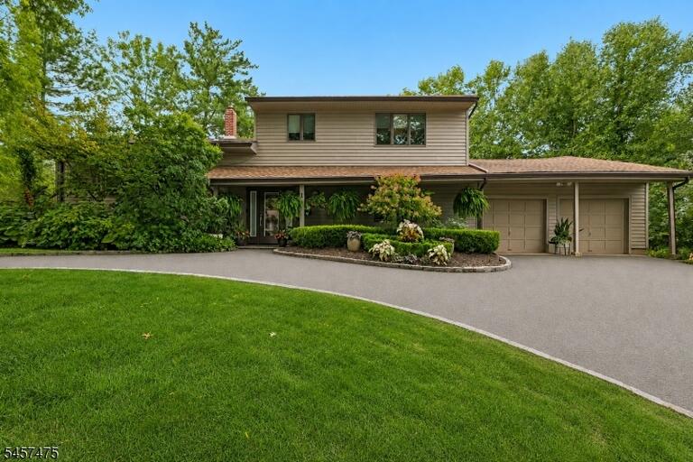 Property listing MLS 4049901 photo 1