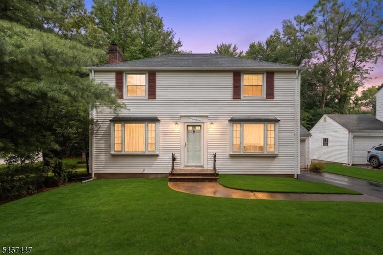 Property listing MLS 4049908 photo 1