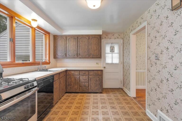 Property listing MLS 4049908 photo 15