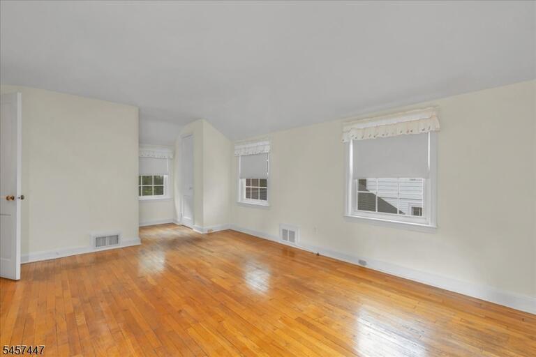 Property listing MLS 4049908 photo 23