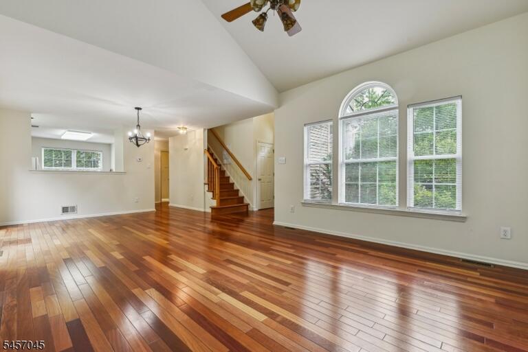 Property listing MLS 4049909 photo 2