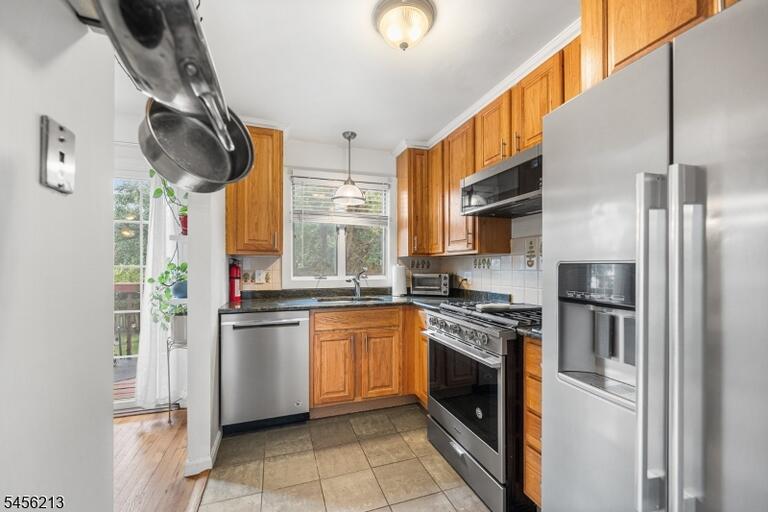 Property listing MLS 4049925 photo 11