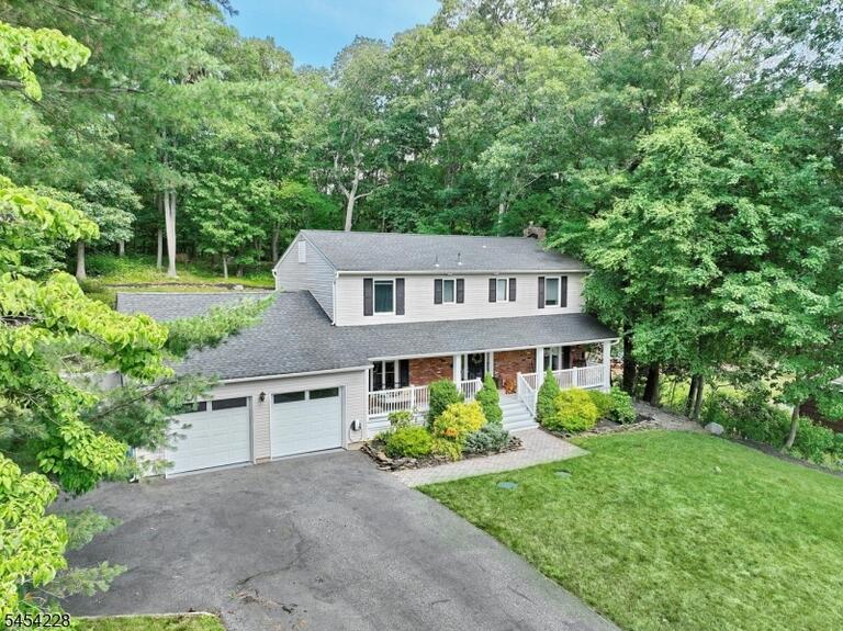 Property listing MLS 4049935 photo 1