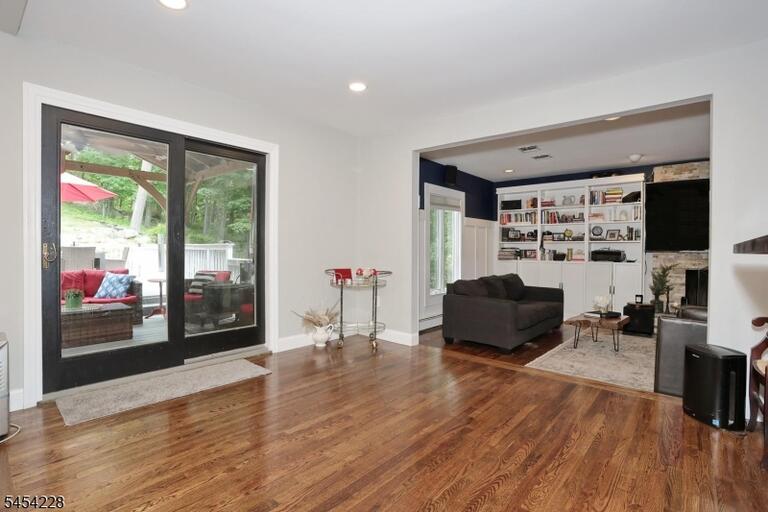 Property listing MLS 4049935 photo 15